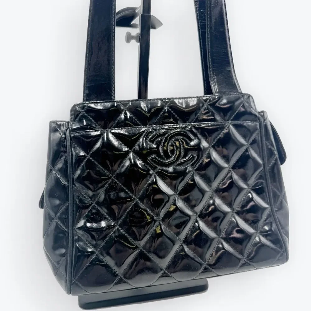 Auth Vtg Chanel Small CC Black Quilted Patent Leather Slit Pocket Shoulder Bag